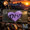 Diva Violet Diva – „Díva” bádogtábla, 30 × 15 cm